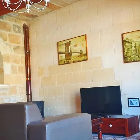 Tad-dubra Butts Inns Affittacamere Xewkija