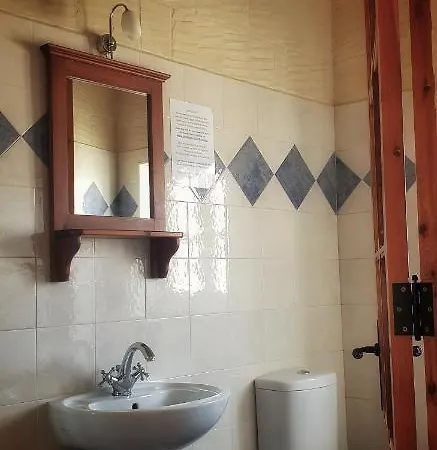 Tad-dubra Butts Inns * Xewkija